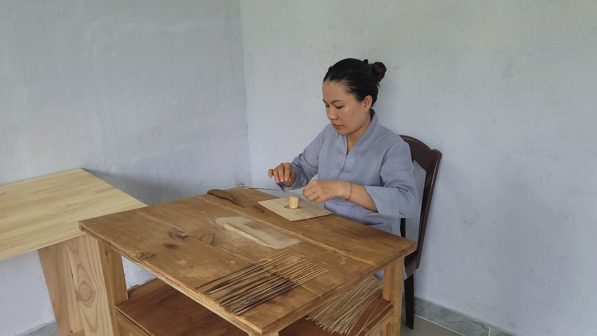 Làm nhang thủ công